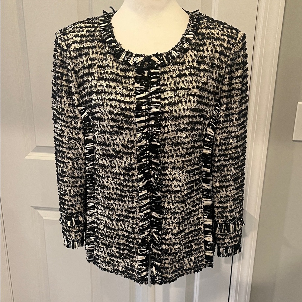 ST. JOHN Black & White Eyelash Textured Knit Fringe Cropped Bouclé Jacket, 12